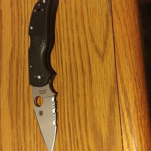 Spyderco knife new without tags 3" blade